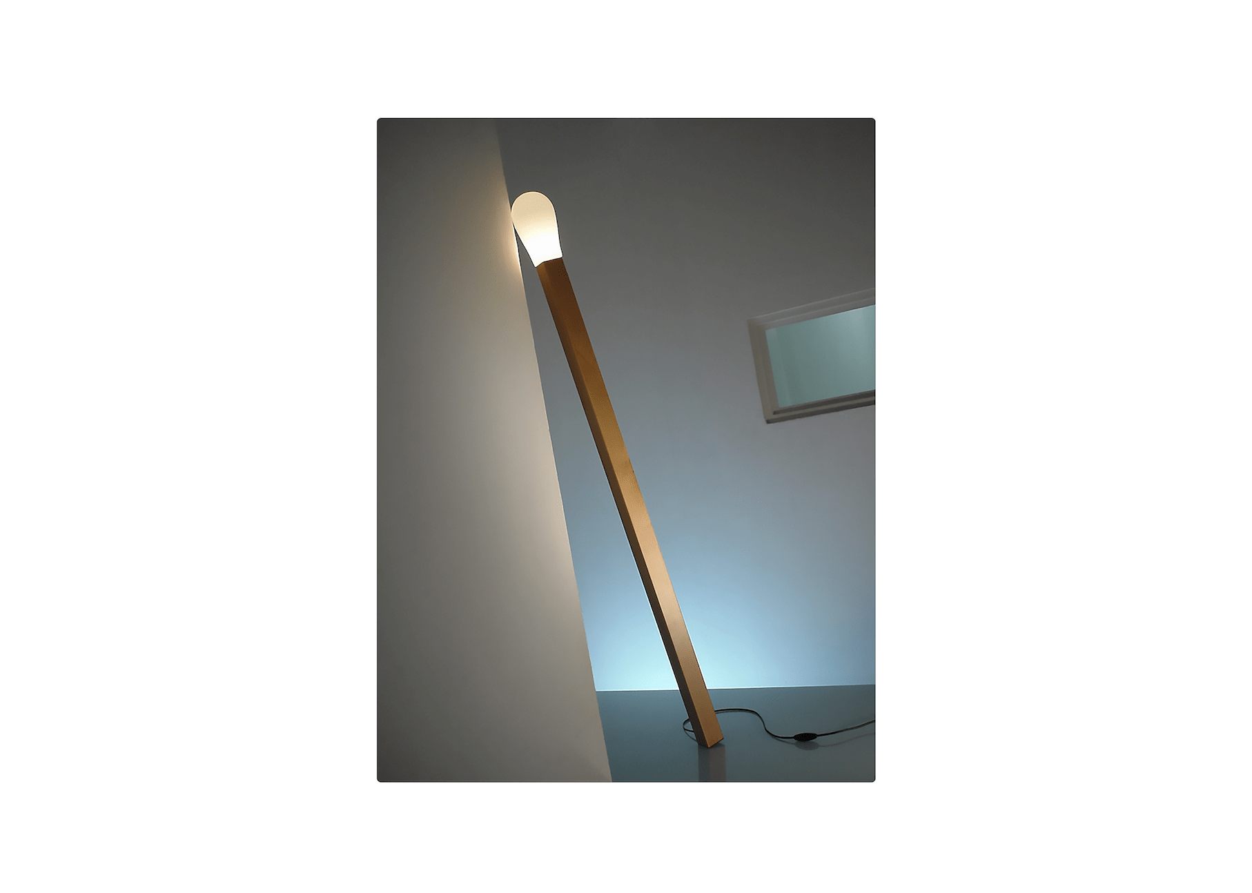 Luminária de Chão Starlux Coluna Hestia H153CM 1xG9